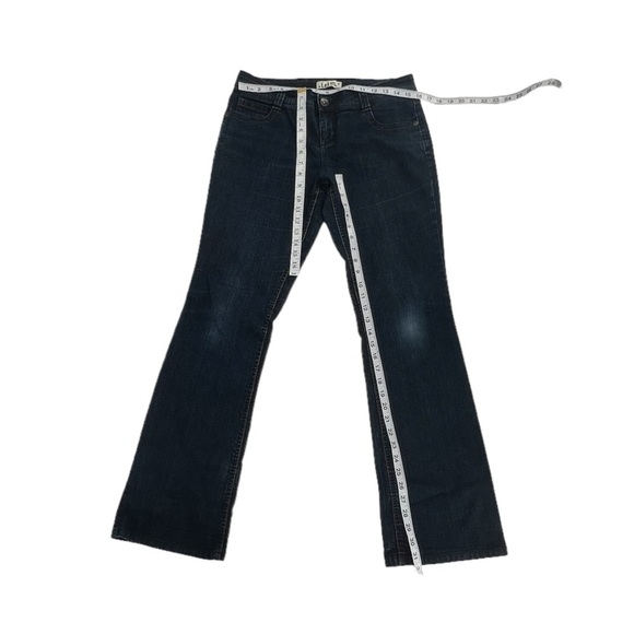 l.e.i. Ashley Trouble Mid Rise Distressed Flare Jeans Size 11 Women’s - Picture 5 of 5